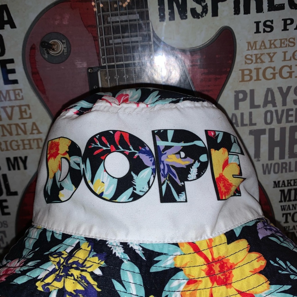 DOPE SUMMER BUCKET HAT